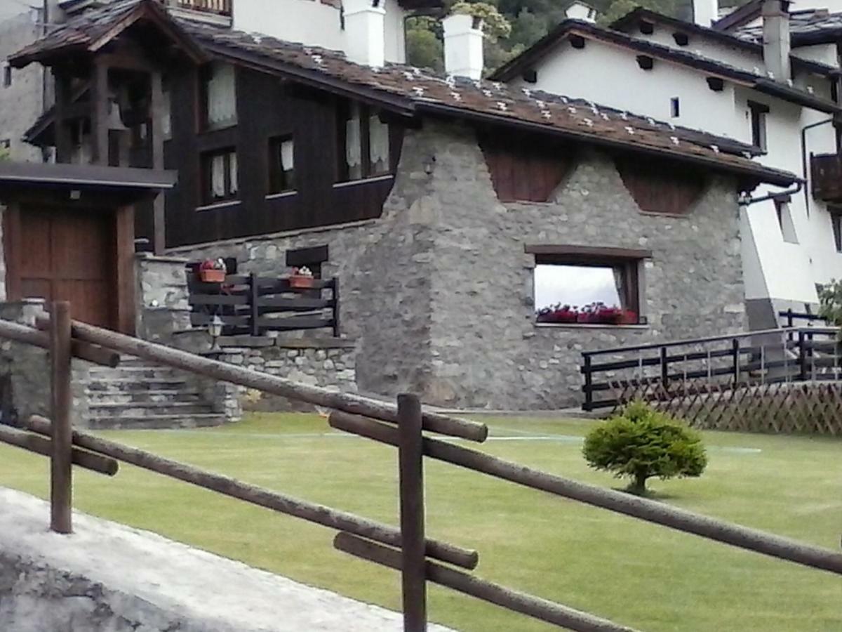 Le Clocher Du Mont Blanc Brissogne Buitenkant foto